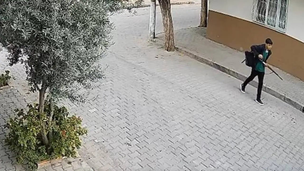 Manisa Turgutlu'da Okul Yakınında Silahlı Saldırı: Bakanlık 4 Başmüfettiş Sevk Etti