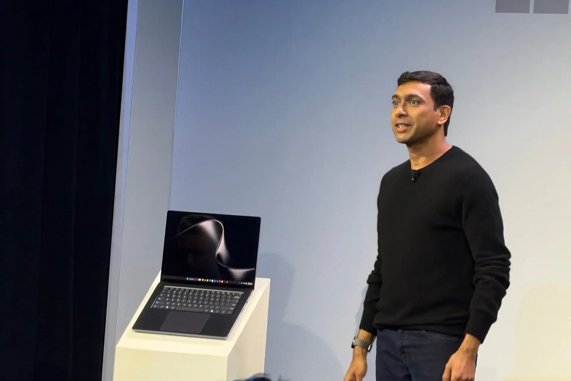 Microsoft Surface Laptop Ultra Tanıtıldı: 2.600 Dolardan Başlayan Fiyatıyla PC Dünyasının MacBook Pro'su mu?