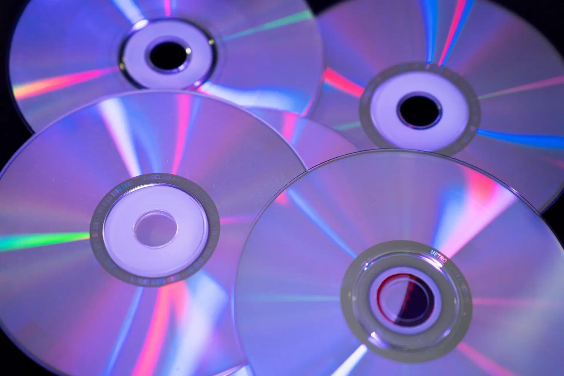 Neden Tekrar CD Satın Alınıyor? Fiziksel Müzik Dönüşüyor