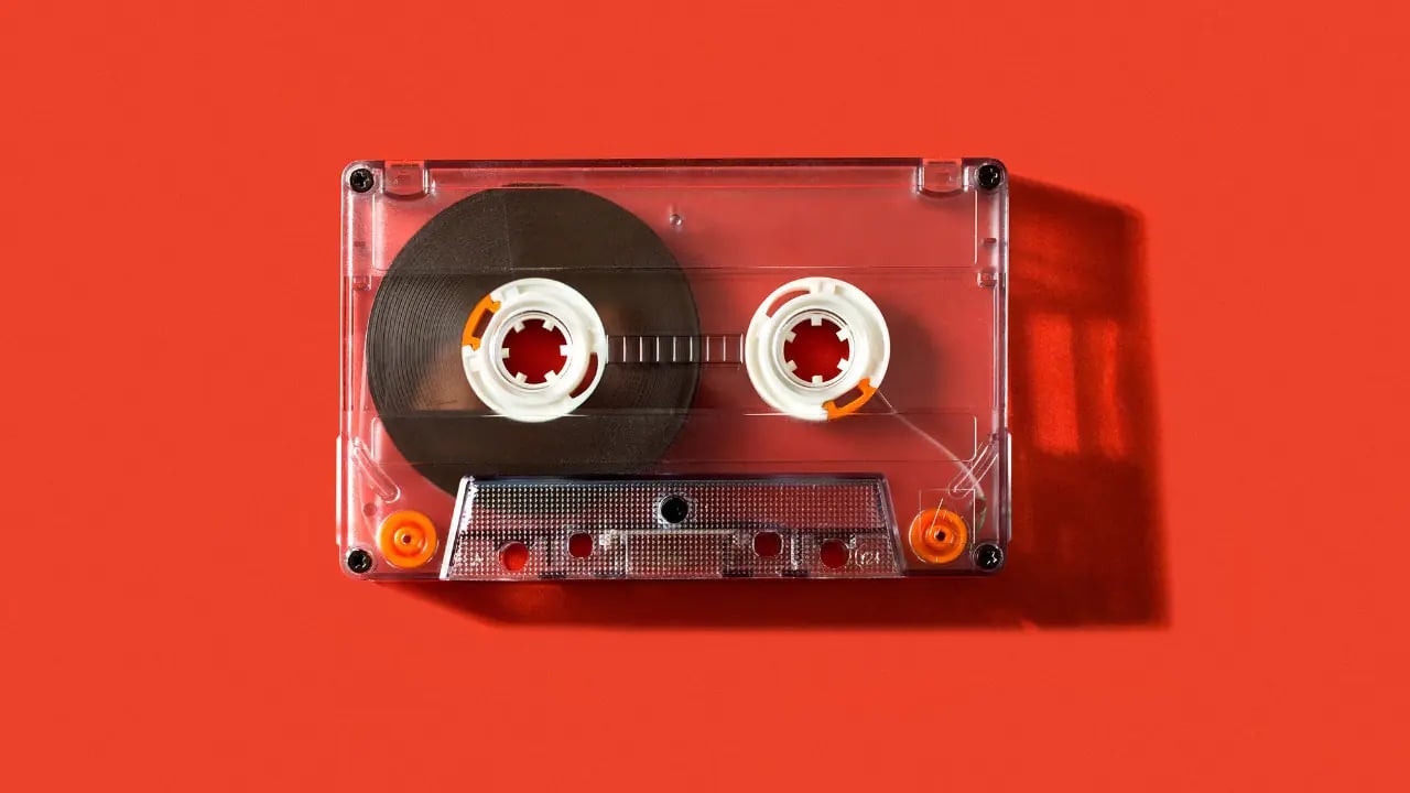 Nostaljik Hışırtı: Dijital Sesler Şimdi Kaset Oluyor