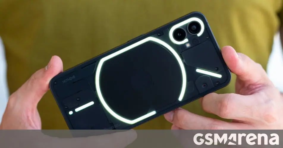 Nothing Phone(1)'in Yazılım Desteği Sonlanıyor: Kullanıcılar Artık Güncelleme Alamayacak