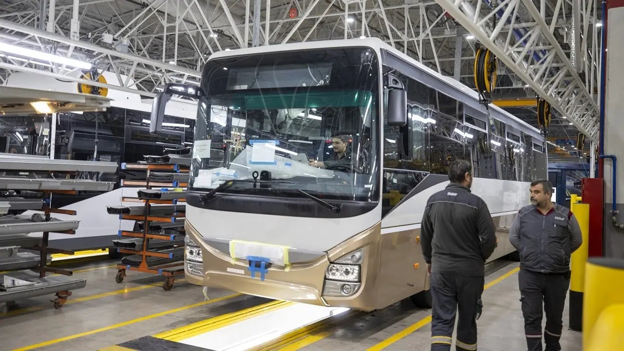 Otokar, Mercedes-Benz Conecto'nun seri üretimine Sakarya'da başladı