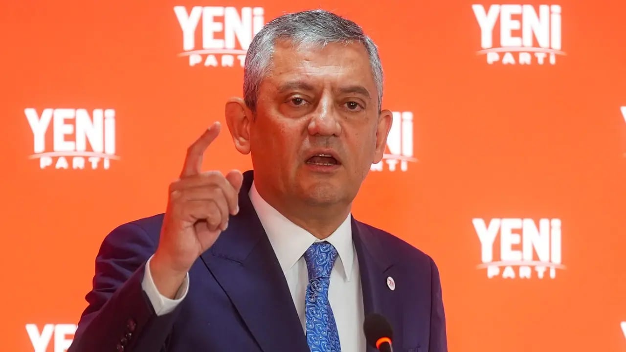 Özgür Özel'den Çarpıcı Açıklama: Muhalefet Olmayı Kabul Etseydim Görevimdeydim