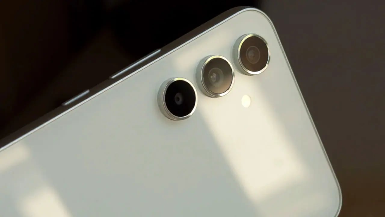 Samsung A Serisi Güvenlik Önlemi: 57 Açık Kapatıldı