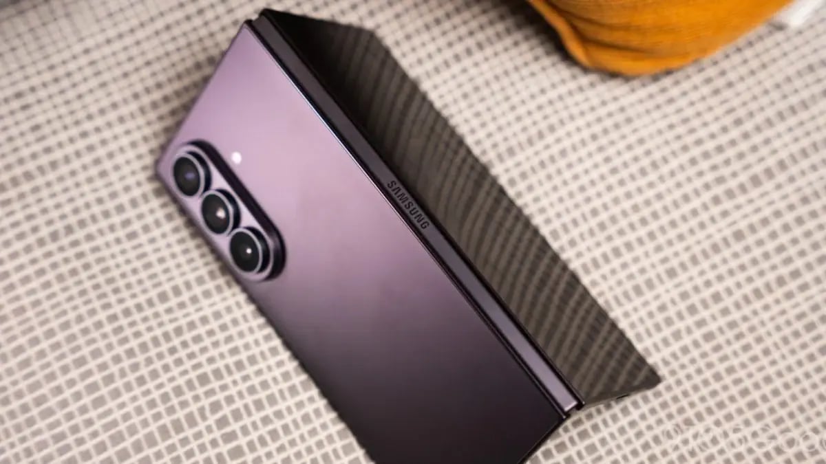 Samsung Galaxy W27 Tanıtıldı: Çin'e Özel Katlanabilir Telefon 18.999 CNY'den Başlıyor