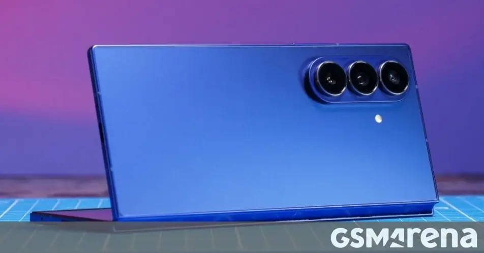 Samsung'un Yeni Katlanır Amiral Gemisi Kamera Gücü Alıyor
