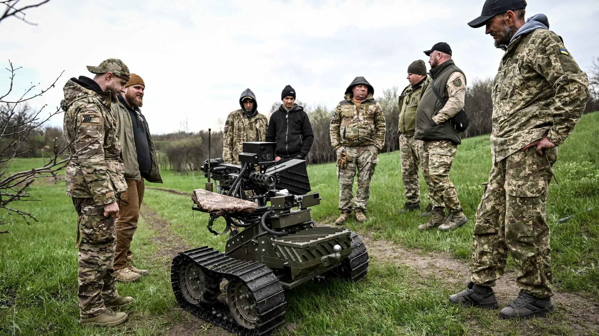 Savaş Alanındaki Yeni Cephe: Ukrayna İnsansız Silahlı Robotları Savaşa Doğrudan Salıyor