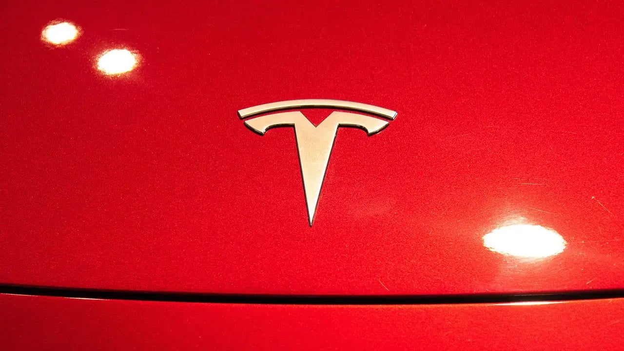 Tesla 10 Milyon Sını Geçti: Elon Musk Hedeflerinde Büyük Sorgulamalar