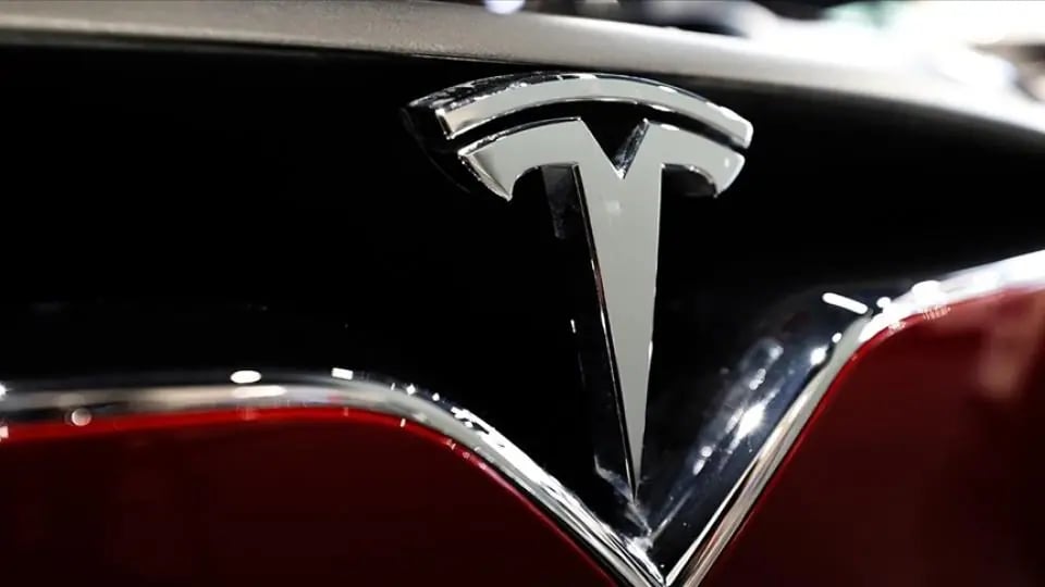 Tesla'nın Üçüncü Çeyrek Teslimatları Beklentileri Aştı: Üretim Artarken Teslimatlar Yıllık Bazda Geriledi