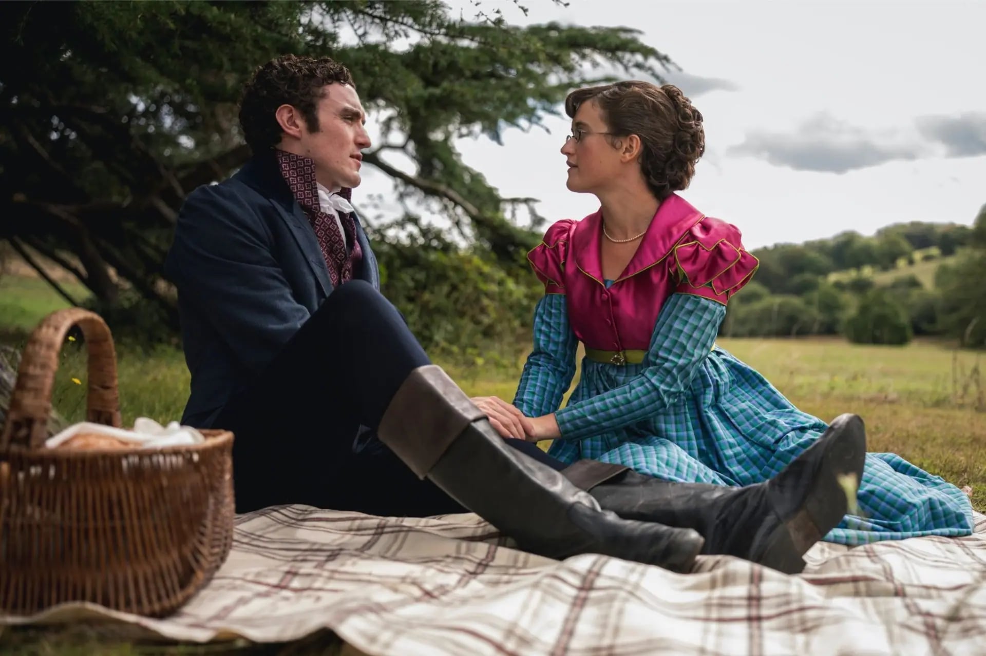 The Other Bennet Sister'dan Noel Özel Bölümü İlk Bakış: Mary Bennet'in Yeni Kimliği Merak Konusu