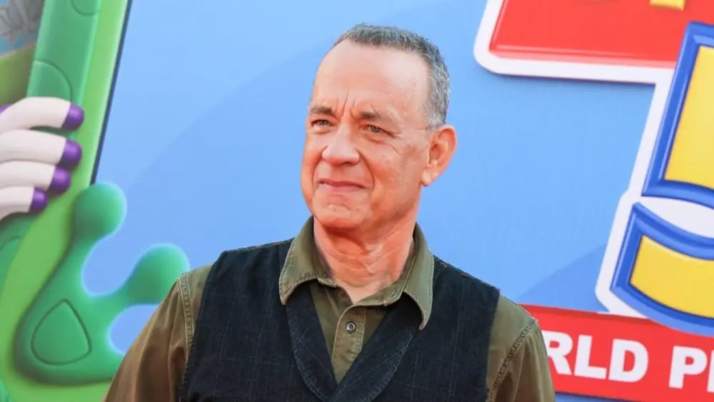 Tom Hanks 14 Yıl Sonra Broadway'e Dönüyor: Zaman Yolculuğu Romanı This World of Tomorrow