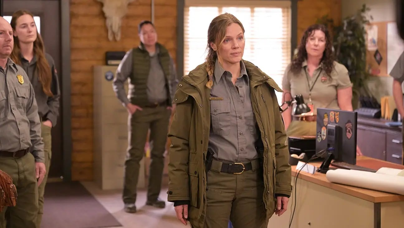 USA Network'ten Anna Pigeon'a İkinci Sezon Onayı: Tracy Spiridakos'lu Dizi Zirveye Oynuyor