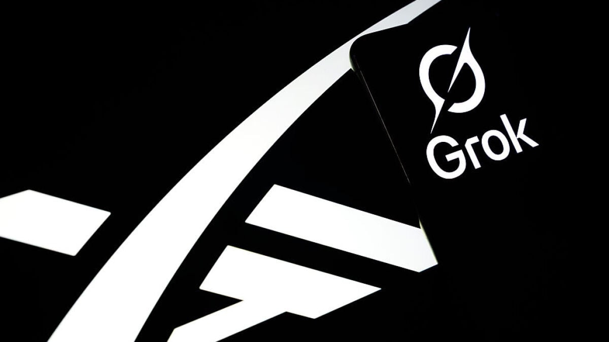 Elon Musk'ın Grokipedia Serpilme Sorunu Yaşıyor: İçerikler Dondu