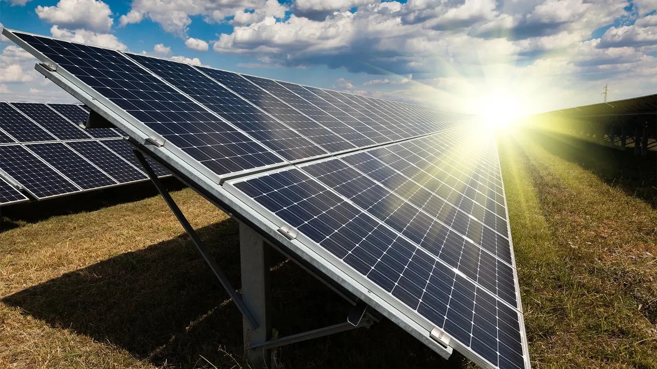 Güneş Enerjisinde Tarihi Atılım: Türkiye Gücünü Katlıyor