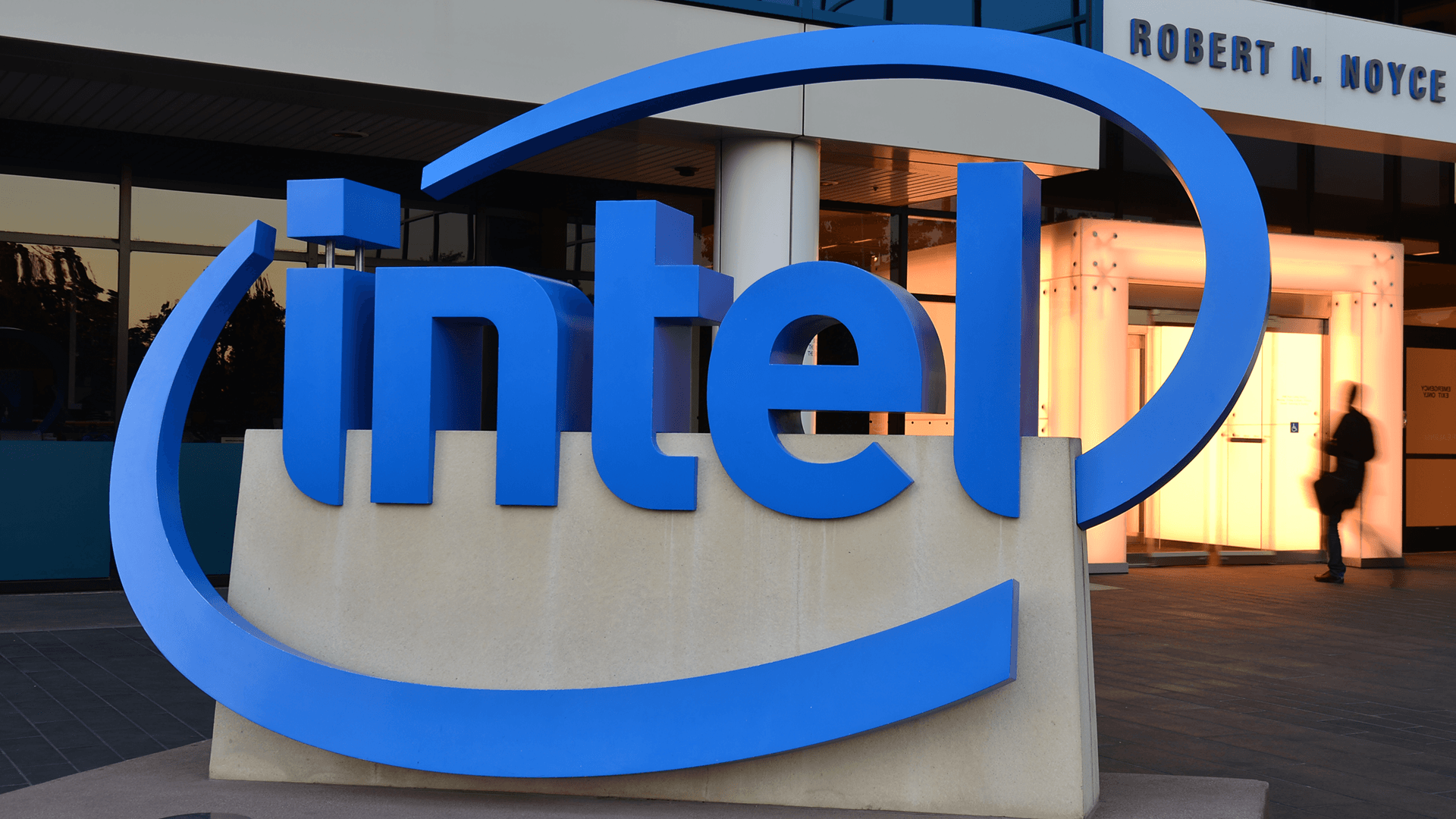 Intel'den Atom Teknolojisi Gizemli Girişimciye Lisans: x86 Temelli Özel İşlemciler Yolda