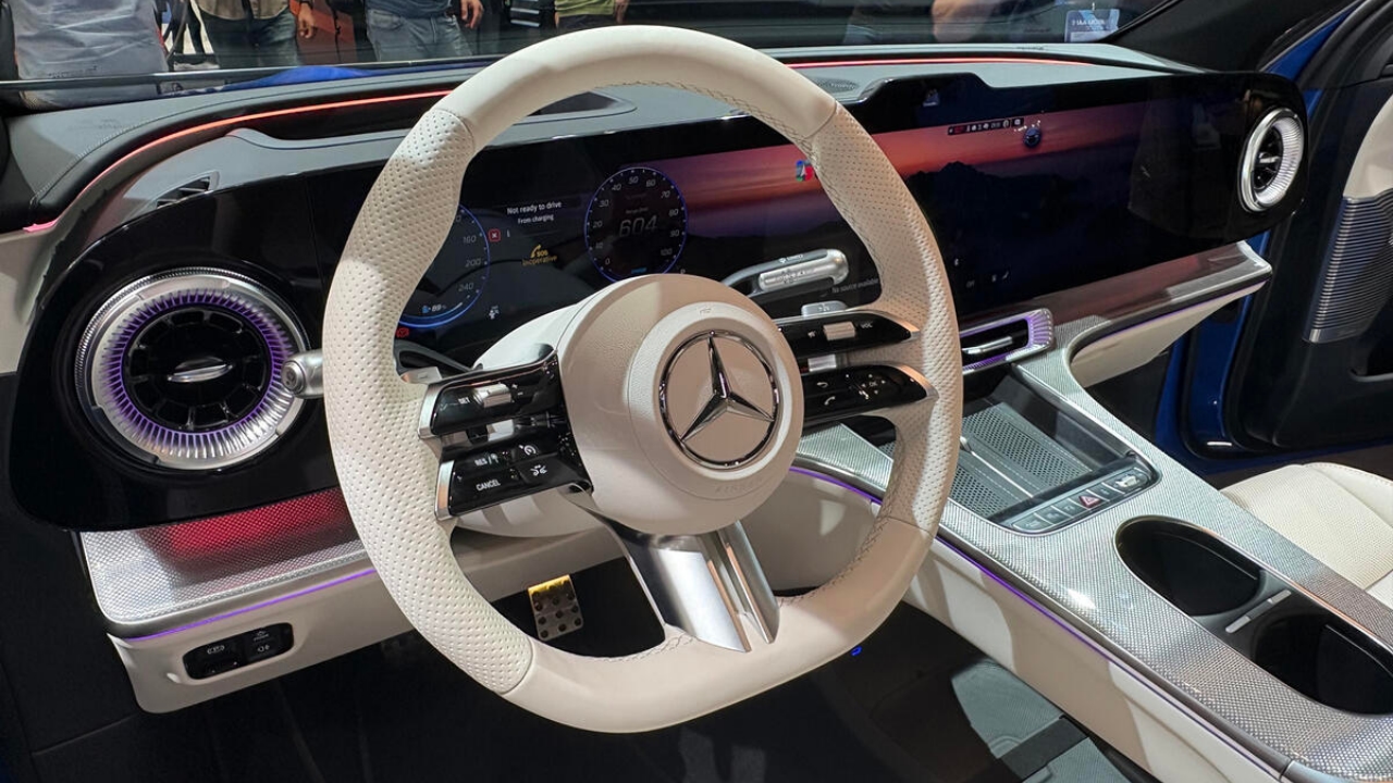 Mercedes Dijital Devrimden Fiziksel Düğmelere Dönüyor: Bir Yolcu Talebi