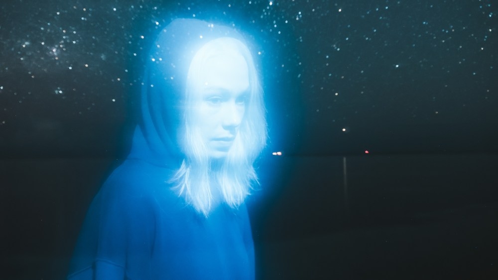 Phoebe Bridgers Dev Konteynerleriyle Uzayda Müzik Şöleni