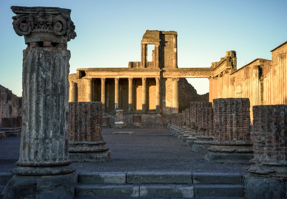 Pompeii'nin Son Gününü Zamanda Yakalayan Tom Hiddleston
