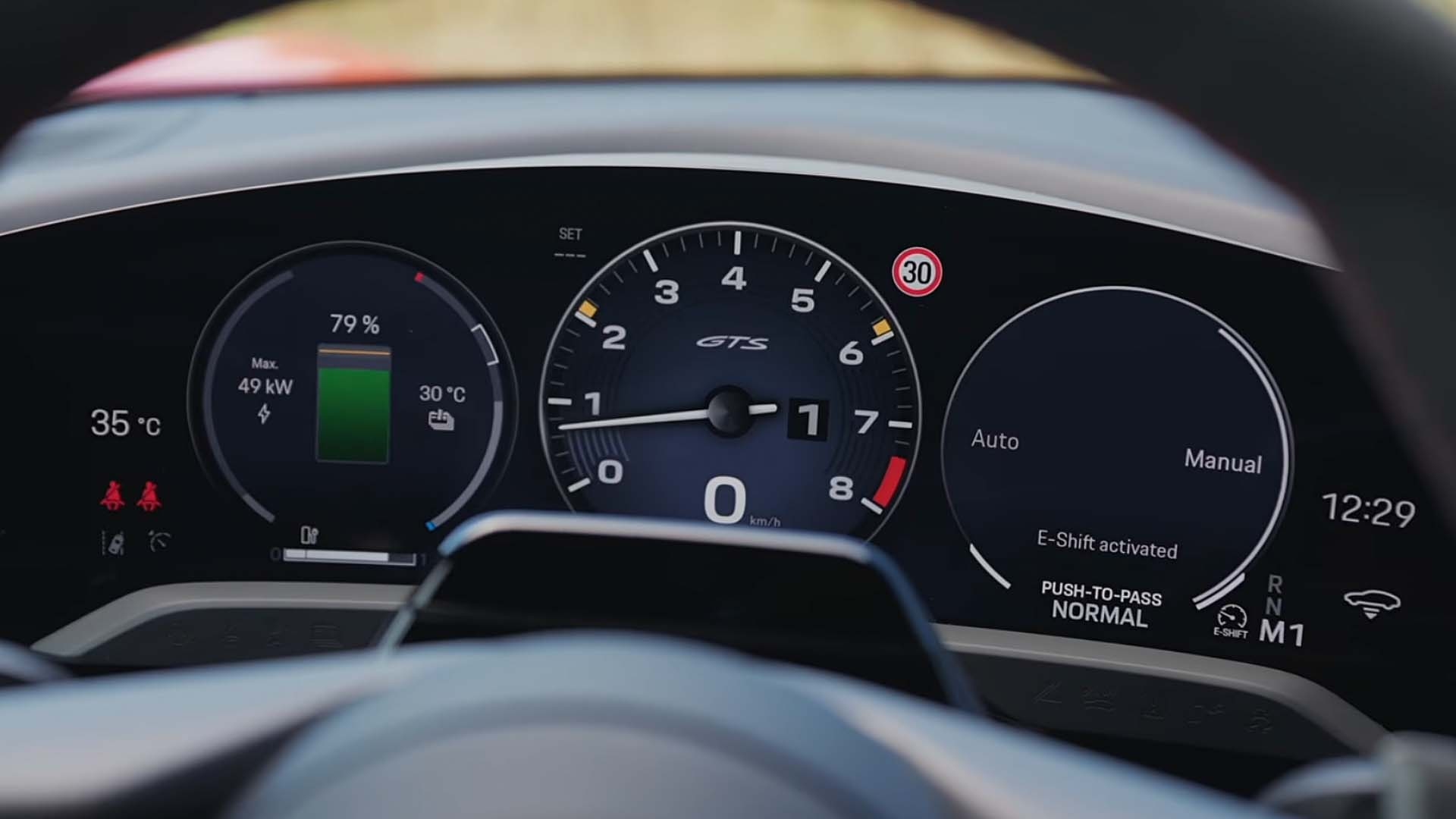 Porsche Taycan'ın Dijital Devrimi: Sahte Vites Deneyimi E-Shift Geliyor