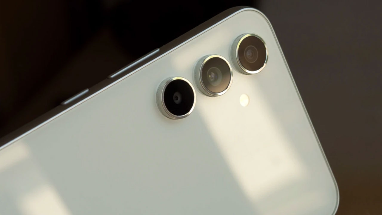 Samsung A Serisi Güvenlik Önlemi: 57 Açık Kapatıldı