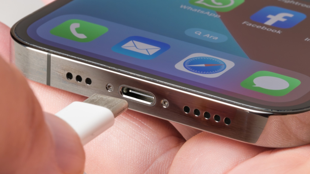 Şarj Sürecinde Telefon Kullanmak Pil Ömrünü Bitiriyor mu?