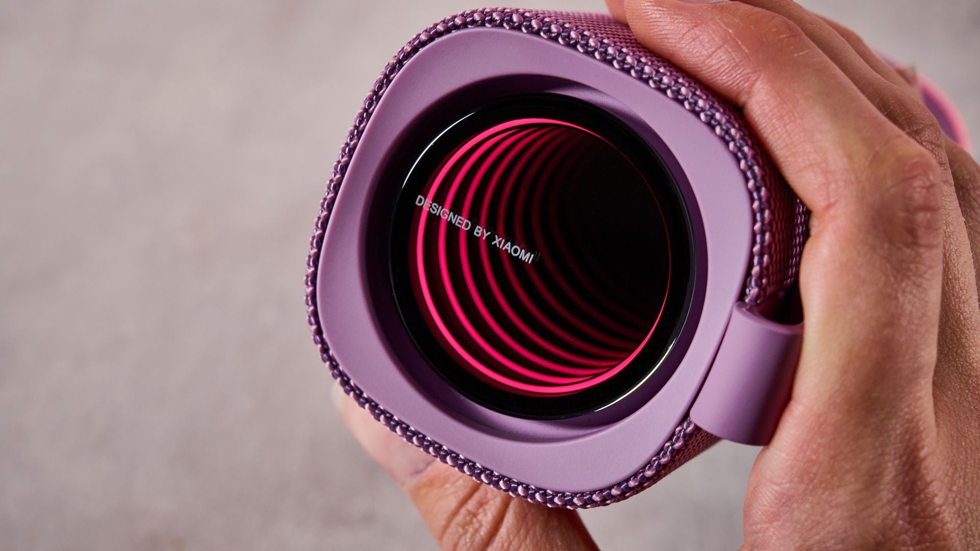 Ses Kalitesi ve Tasarımda Xiaomi Sound Play: Uygun Fiyata Şık Bluetooth Hoparlör Rehberi