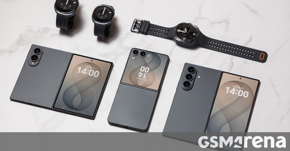 T-Mobile ve AT&T Dev İndirimlerle Galaxy Z Fold 8'i Bedava Sunuyor