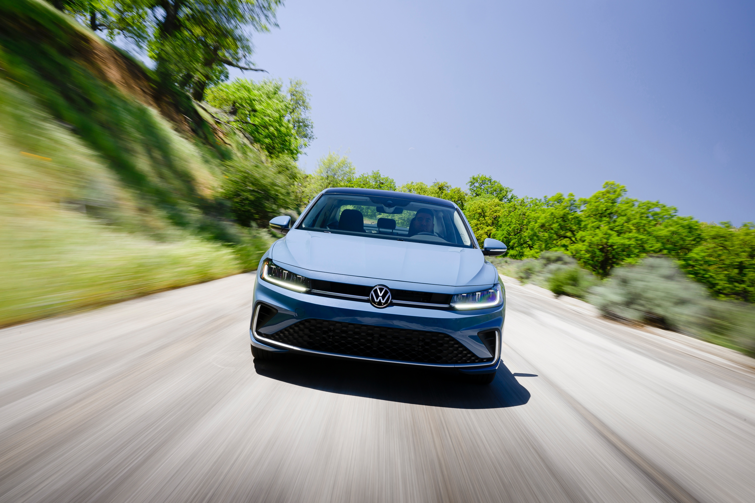 Volkswagen Jetta Sport 2026: Ucuz Başlangıçlar Zorla Güç Buluyor