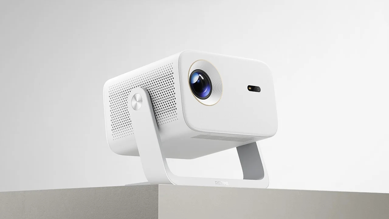 Xiaomi'nin Yeni Projektörü Sinema Deneyimini Yükseltiyor