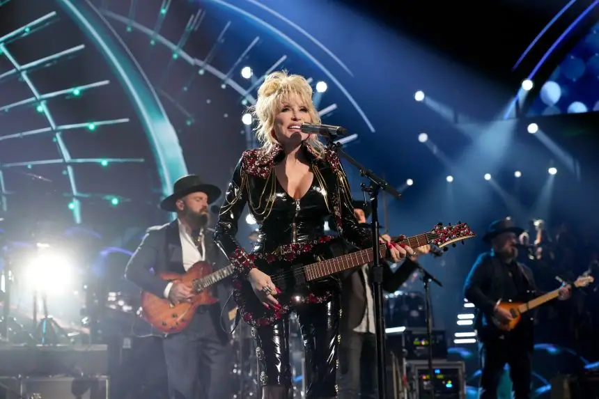 CNN'den Dolly Parton'a Taklitçi Özrü