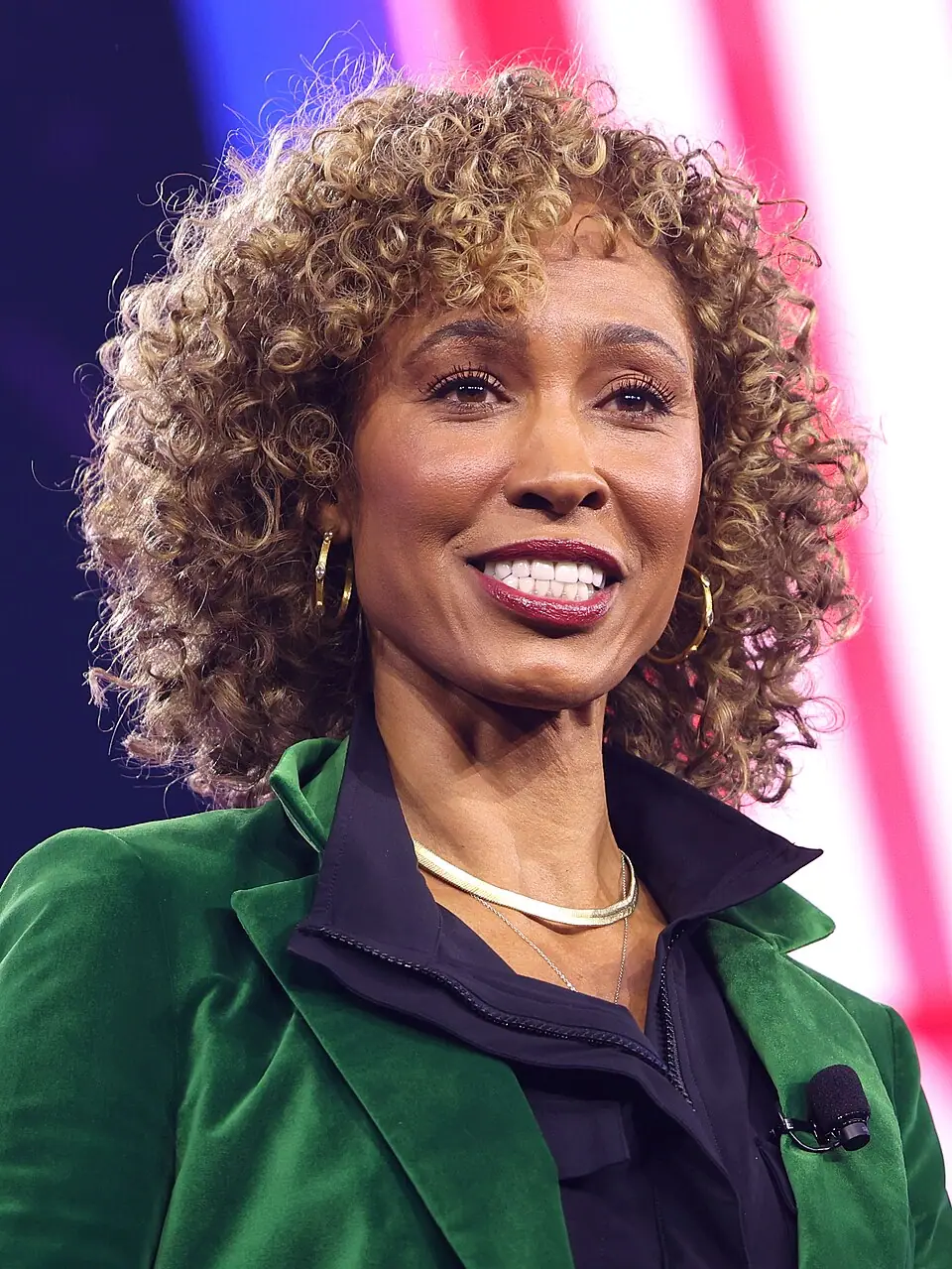 Sage Steele HeartRock ile Anlaştı