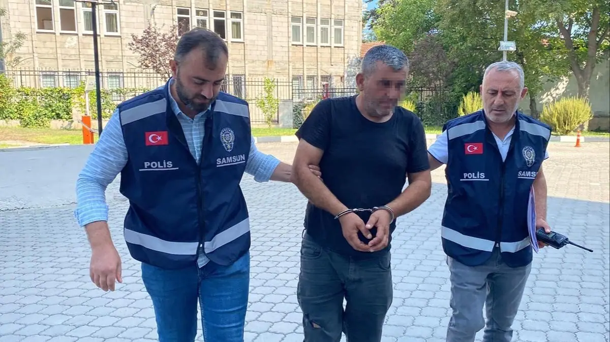 Polis Eski Sevgilisini 56 Kez İzledi